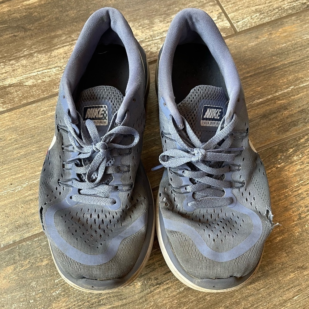 Preloved Nike Flex 2017 Run sneakers women’s size 9.5 - Picture 4 of 16